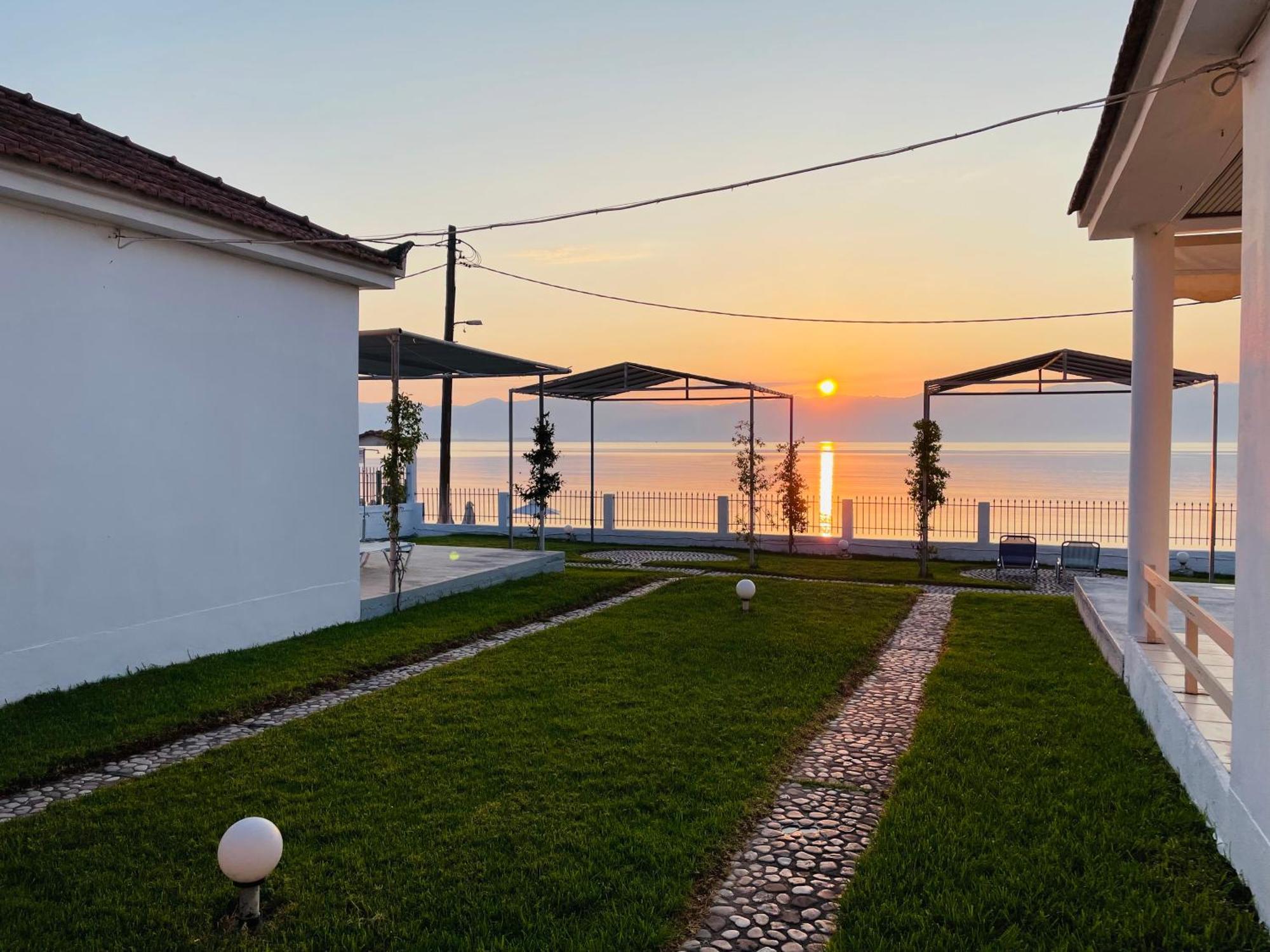 Seaside Bungalows Petalidi Petalídhion Exterior foto